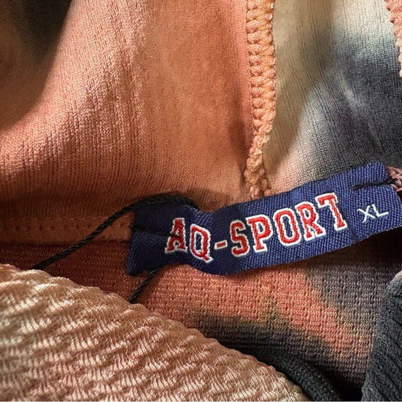 AQ-Sport XL Tie-Dye Hoodie in Pink, Peach, and Black Waffle-knit - Picture 5 of 12